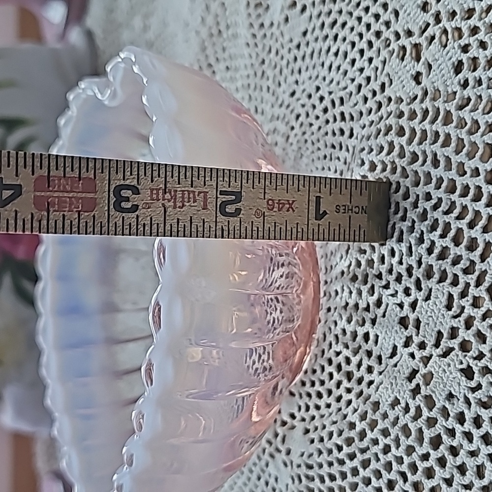 Vintage Fenton Pink Opalescent Ribbed Glass Heart Shaped Dish - Picture 10 of 10